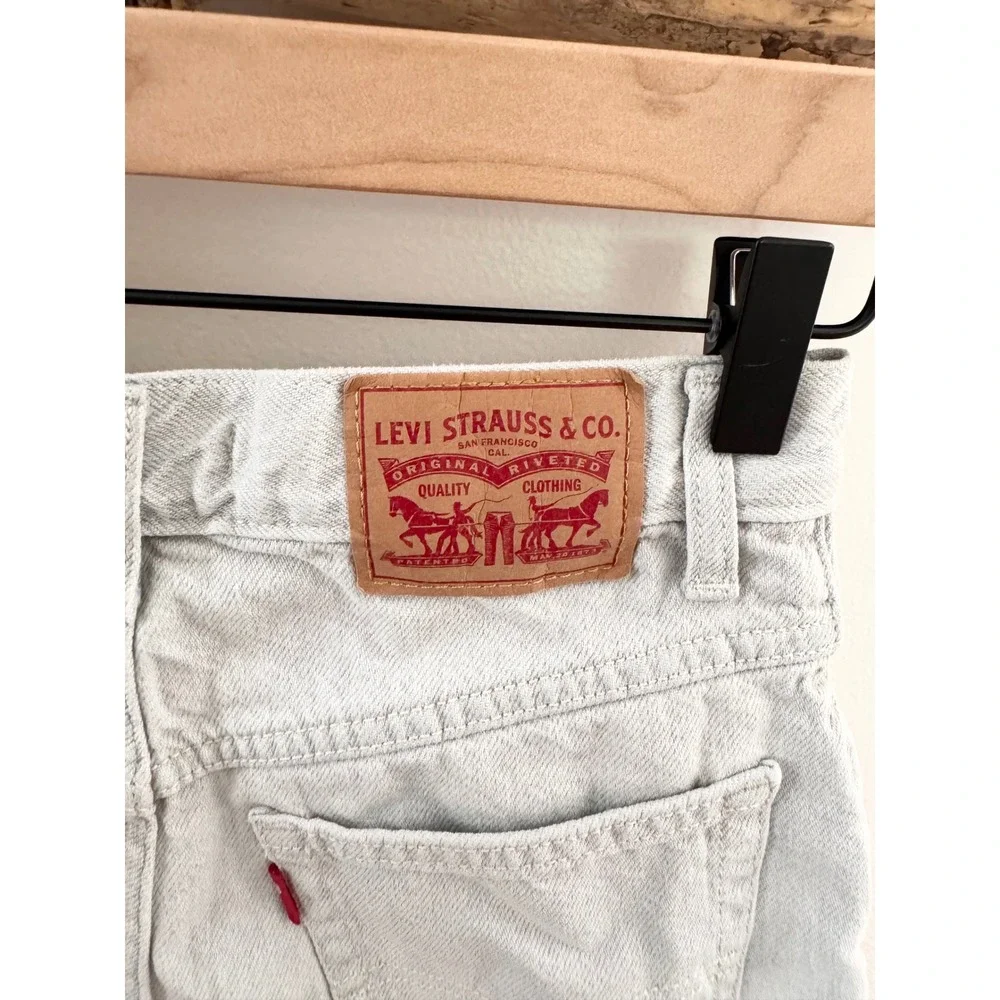 Levis A-Line Mom Shorts Womens 25 Light Wash Denim High Waisted Rolled Cuff
